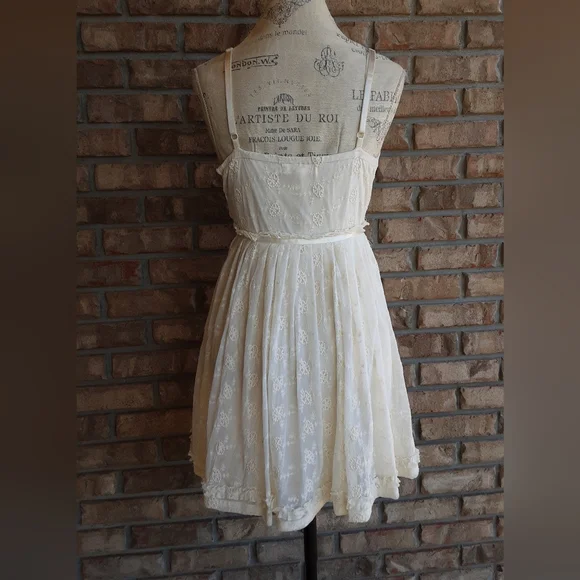 Altar'd State Lace Detail Sleeveless Party Cocktail Dress Size Small. - Picture 7 of 10